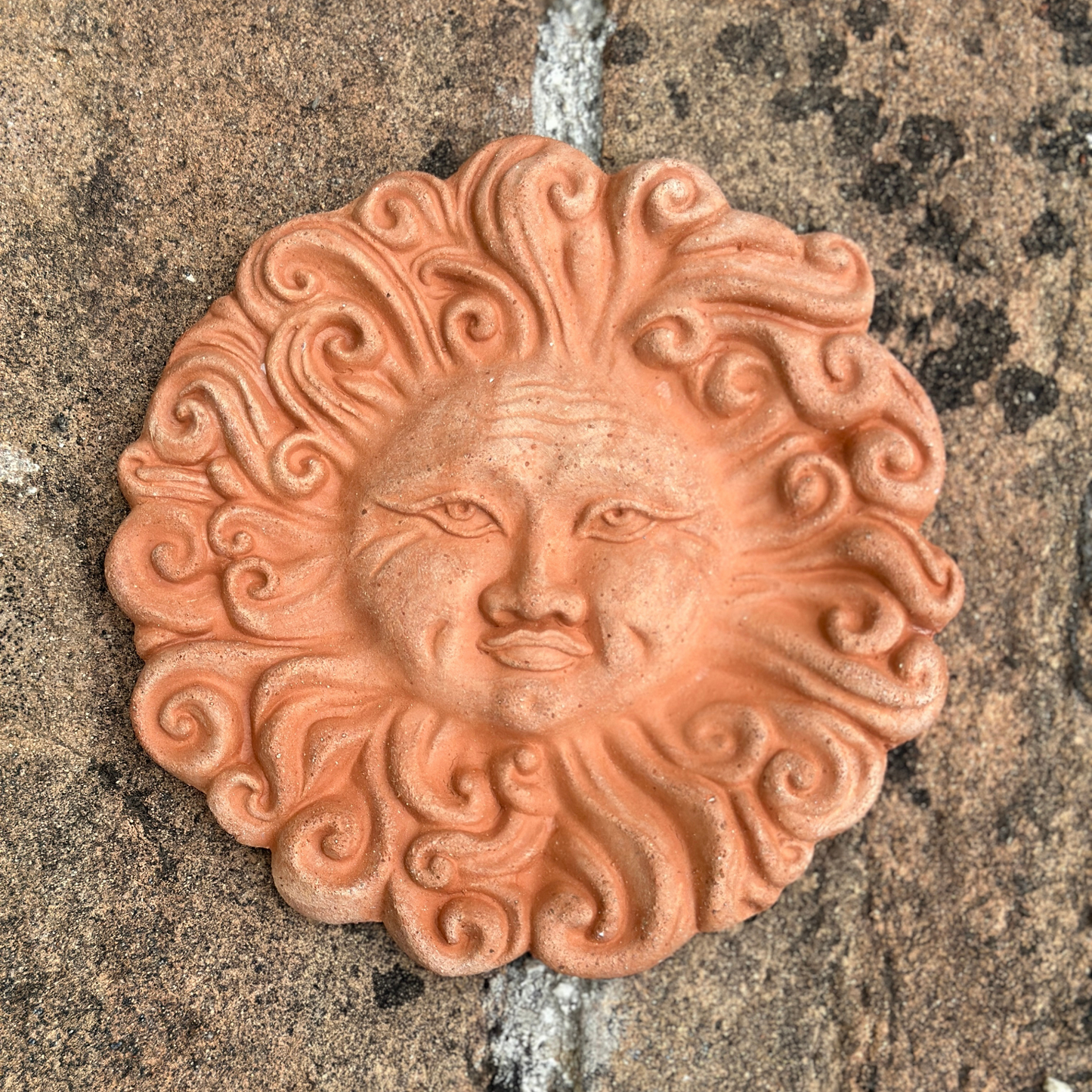 Sole in ceramica artigianale da parete per arredo e decorazione casa Terracotta Idea Regalo - 15 cm