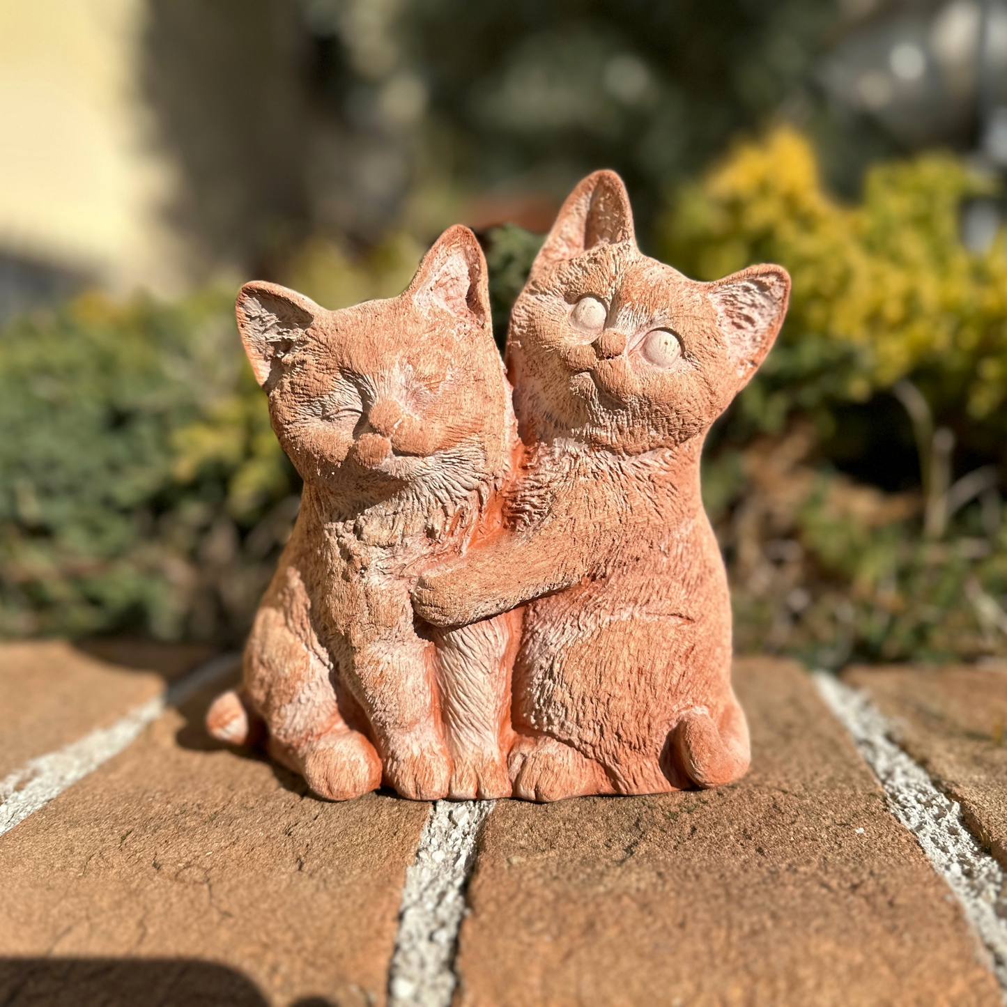 Coppia di Gatti in terracotta artigianale per arredo giardino decorazione unica resistente alle intemperie