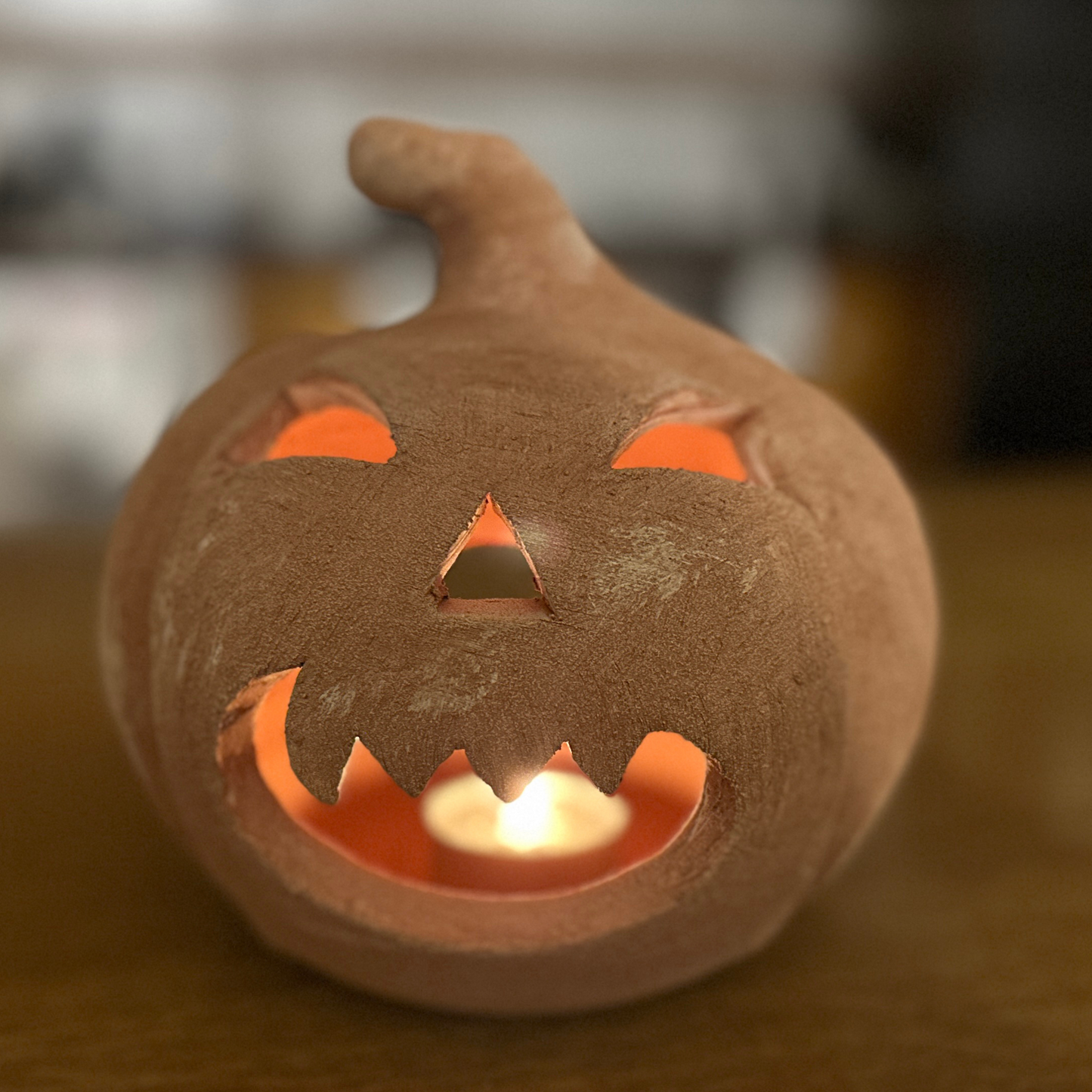 Toocook Zucca di Halloween decorativa in terracotta Made in Italy – Lanterna artigianale per interni ed esterni (Triste)