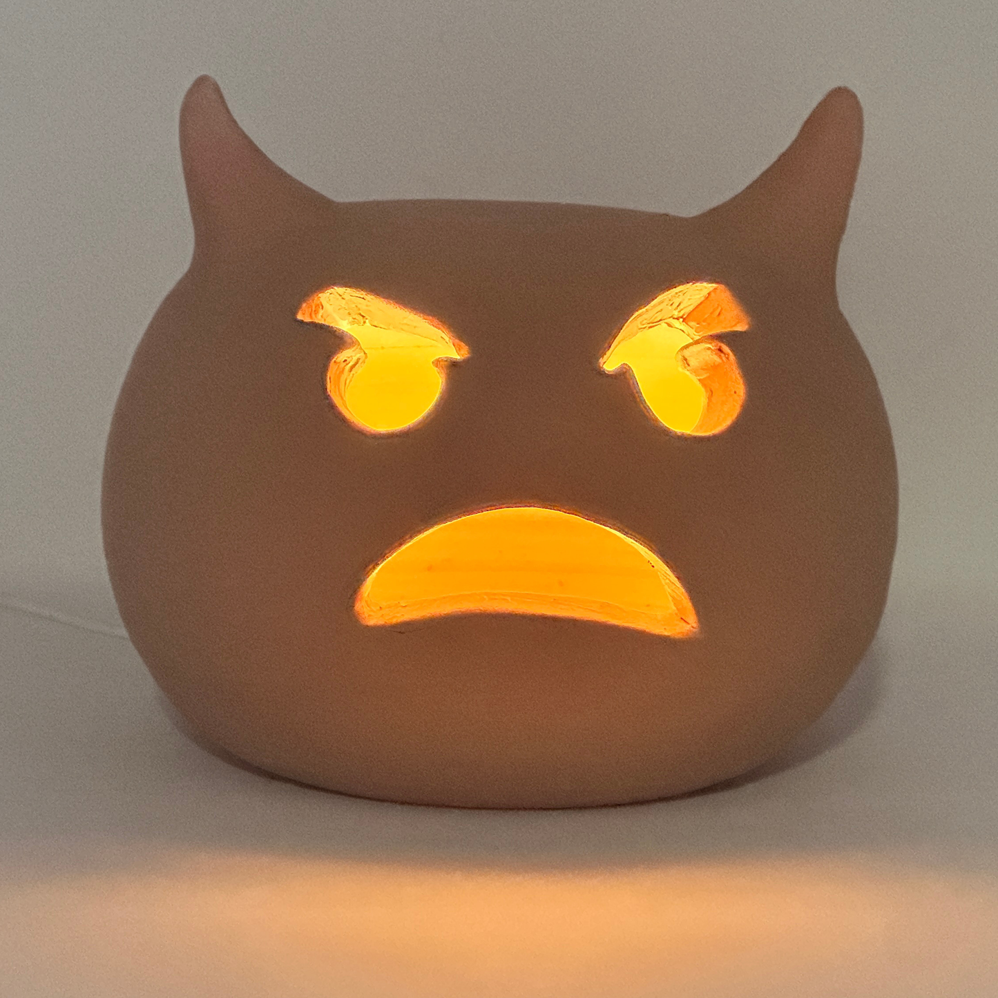 Toocook Lampada Decorativa Emoji Diavoletto – Ceramica Artigianale con Base per Luce LED – Diametro 17 cm