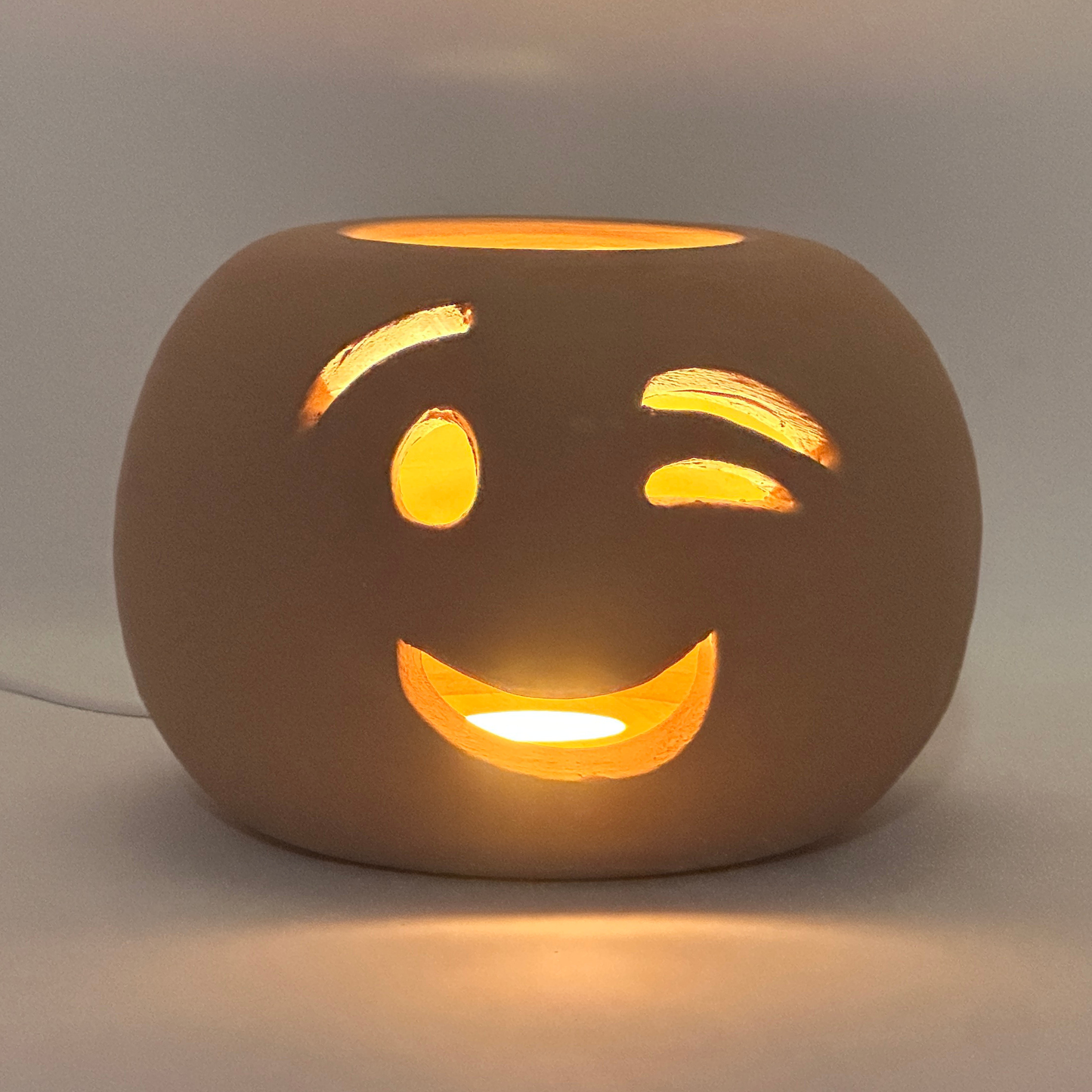 Toocook Lampada Decorativa Emoji Occhiolino – Ceramica Artigianale con Base per Luce LED – Diametro 17 cm