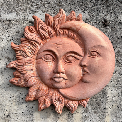 Sole e Luna in ceramica artigianale da parete per arredo e decorazione casa Terracotta Idea Regalo - 33 cm